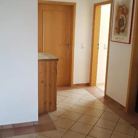 Pensionszimmer Schwarz/vogel Hostel *
